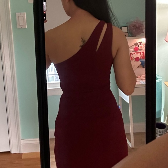 One Shoulder Burgundy Midi Dress - Picture 7 of 7
